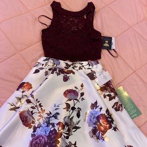 SELLING BRAND TWO PIECE SET OF NEW CITY TRIANGLES SIZE 0